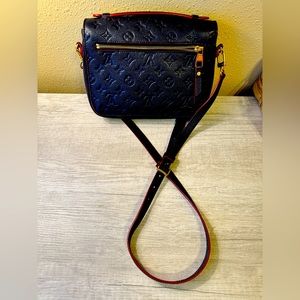 Louis Vuitton Pochette Metis Navy/Red Monogram Emprenti